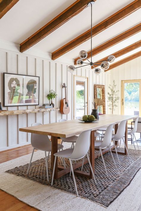 Summer Home Tour 2022- Boho Meets Farmhouse Lake Cottage River House Living Room, Mid Century Modern Lake House, Modern Lake Cottage, Vintage Lake House, Lakehouse Living Room, Midcentury Modern Dining Room, Lake Condo, Michigan Cottage, Cottage Dining Rooms