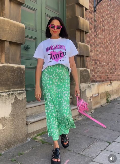 Ganni T Shirt Outfit, Ganni Outfit, Ganni Street Style, Graphic Tshirt Outfit, Summer Thrift, Ganni T Shirt, T Shirt Outfit, Colorful Outfits, Identity Crisis