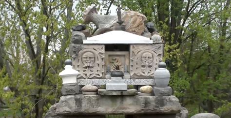 The Temple of Tolerance – Wapakoneta, Ohio - Atlas Obscura Wapakoneta Ohio, Atlas Obscura, Found Art, Outsider Art, The Temple, Community Art, Mount Rushmore, Garden Sculpture, Ohio