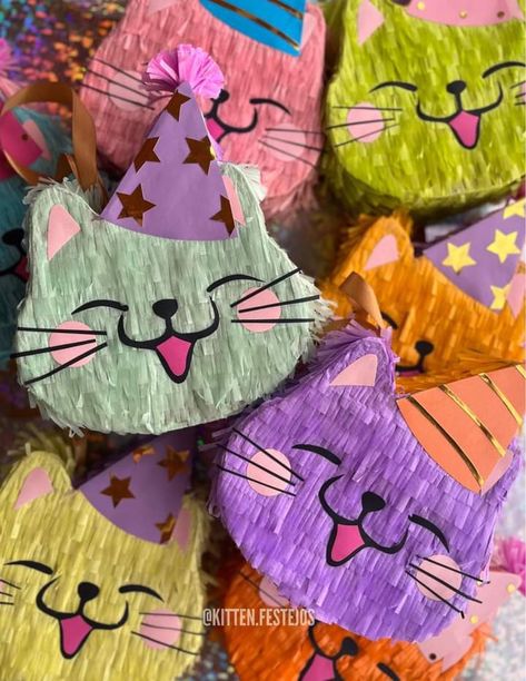 Cat Pinata Diy, Cute Piñatas, Cat Pinata, Halloween Piñatas, Pinata Diy, Cat Themed Birthday Party, Piñata Ideas, Mini Pinatas, Diy Pinata