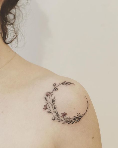 Ankle Tattoo Ideas, Circle Tattoo, Ankle Tattoos, Circle Tattoos, Small Tattoos Simple, Wolf Tattoo Design, Sunflower Tattoos, Wrist Tattoos For Women, Blossom Tattoo