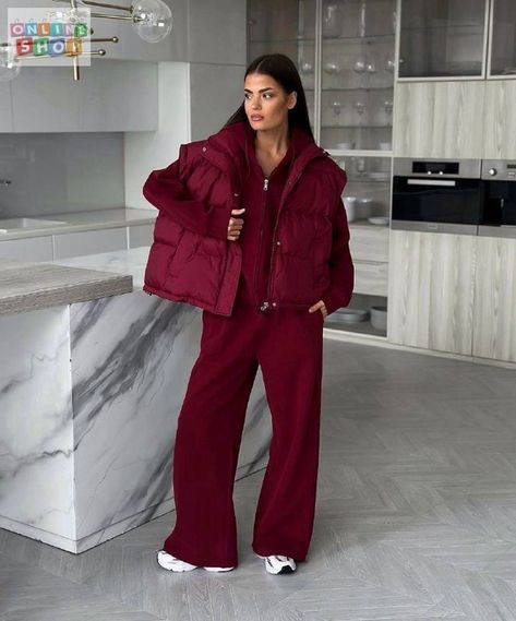 Autumn Chic Suit 383 🍂💃 Stay cozy in this black and burgundy polyester fleece tricot suit. Perfect for chilly days! Zip hoodie and loose pants - high waist. SM/ML sizes. Price: 17 USD / 650 UAH. #AutumnStyle #FashionForward #ComfortWear #WomenClothing #StylishSuit #FallFashion Источник: https://t.me/WomensShowrooms/69928 Order: t.me/s/WomensShowrooms Autumn Chic, Stylish Suit, Comfort Wear, Loose Pants, Stay Cozy, High Waisted Pants, Fleece Hoodie, Zip Hoodie, Trendy Outfits