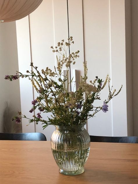 Home, livingroom, wildflowers Wildflowers In Vase, Simple Kitchen, Flower Vase, Future House, Flower Vases, Wild Flowers, Glass Vase, Loft, Apartment