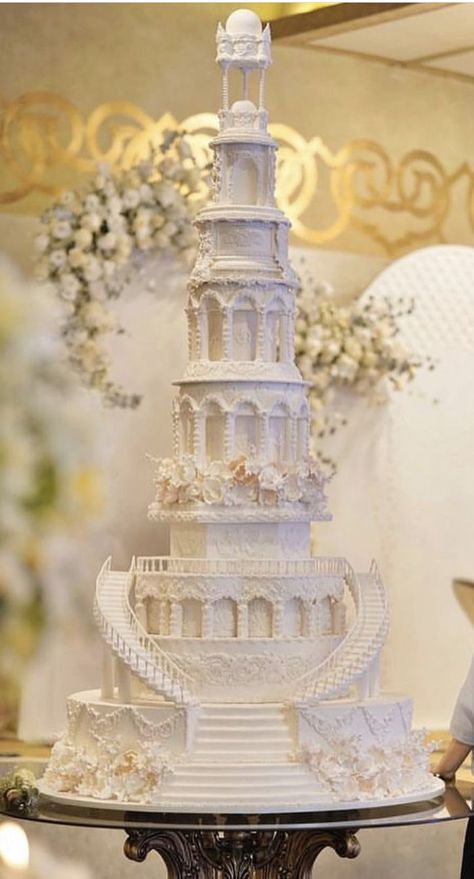 Wedding Cake Castle, Huge Wedding Cakes, Castle Wedding Cake, Giant Cake, Cake Competition, Fancy Wedding Cakes, Extravagant Wedding Cakes, Royal Cakes, Disney Wedding Cake