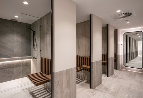 Locker Room Bathroom, Locker Room Shower, Public Restroom Design, Grooming Station, Public Shower, Gym Design Interior, Restroom Design, Gym Lockers, Gym Interior