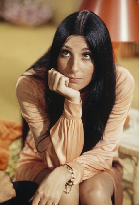 1971 - HarpersBAZAAR.com Cher 60s, Young Cher, Cher 70s, Cher Outfits, Cher Bono, Cher Photos, Paula Patton, Crop Style, Style Muse