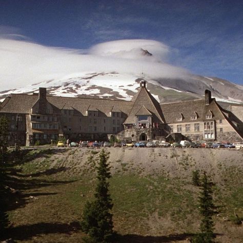 Timberline Lodge The Shining Overlook Hotel, The Overlook Hotel The Shining, Overlook Hotel Aesthetic, The Shining Aesthetic, The Shining Hotel, Shining Hotel, Colorado Lodge, The Overlook Hotel, Timberline Lodge