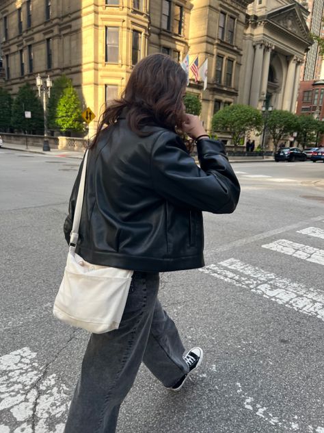 Downtown Leather Jacket, Lether Girl Jacket Outfit, Lether Girl Jacket Aesthetic, Downtown Girl Leather Jacket, Downtown Girl Jacket, Leather Jacket Downtown, Aesthetic Leather Jacket Outfit, Candid Photos Aesthetic, Leather Jacket Aesthetic