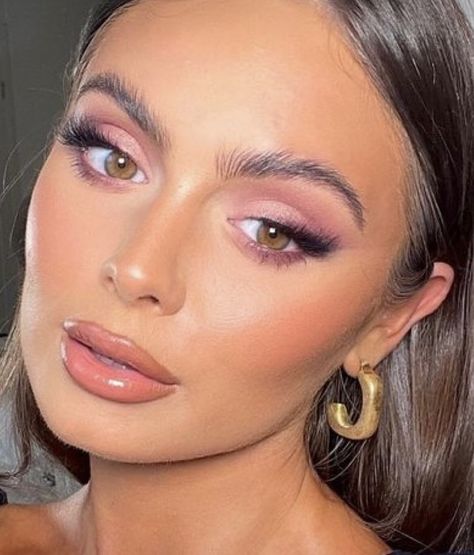 Pink And Brown Bridal Makeup, Pink Soft Glam Bridal Makeup, Bridesmaid Makeup Eyeshadow, Matte Pink Makeup Looks, Nails For Mauve Dress, Mauve Pink Makeup, Matte Pink Eye Makeup, Pink Glowy Makeup Looks, Natural Makeup For Pink Dress