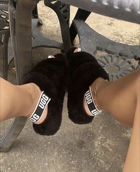 Cute Uggs, Fluff Yeah Slide, Fluffy Shoes, Pretty Sneakers, Ugg Sandals, Crocs Fashion, Trendy Shoes Sneakers, Pretty Shoes Sneakers, Cute Shoes Heels