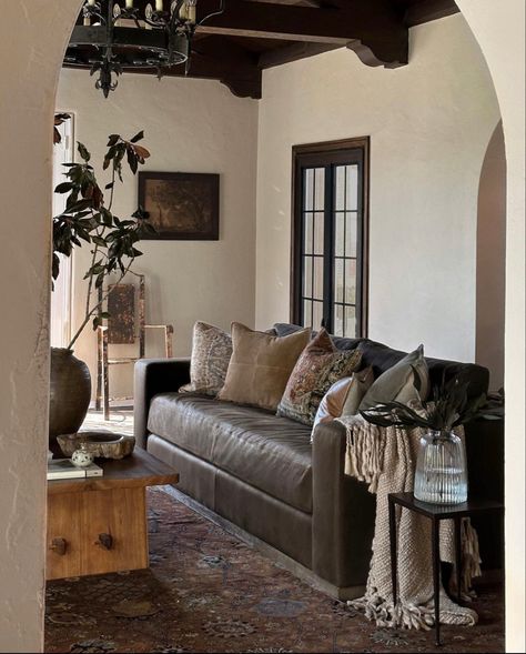 Spanish Modern Living Room, Spanish Colonial Living Room, Pottery Barn Couch, Backsplash Trends, House Pottery, Masculine Living Rooms, Couch Living Room, Living Room Design Ideas, Room Design Ideas