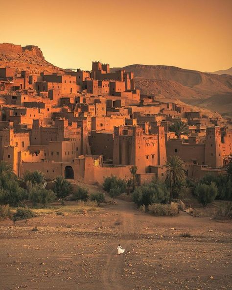 Mud Brick, Morocco Aesthetic, Holiday Places, Romantic Escapes, Morocco Travel, My Darling, Travel Goals, Pretty Places, Nature Travel