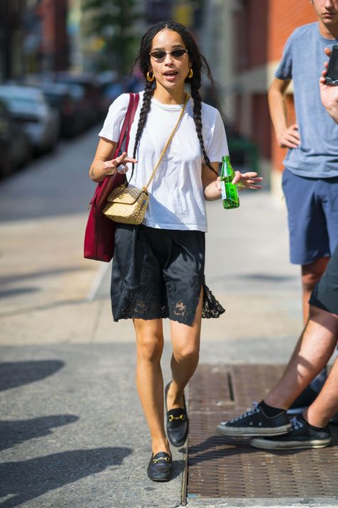 Zoe Kravitz Style, Zoe Isabella Kravitz, Outfit Vintage, Look Short, Zoe Kravitz, Dakota Johnson, Mode Inspo, Street Style Looks, Hippie Chic