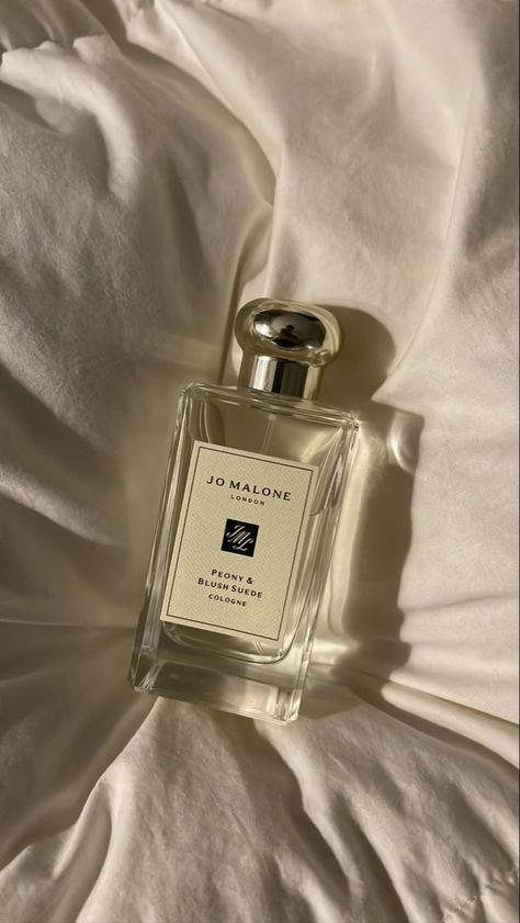 Joe Malone Peony And Blush, Luxury Fragrance Aesthetic, Jo Malone Peony And Blush Suede, Jo Malone Perfume Aesthetic, Jo Malone Aesthetic, Peony And Blush Suede, Jo Malone Pomegranate Noir, Fashion Style Aesthetic, Jo Malone Peony