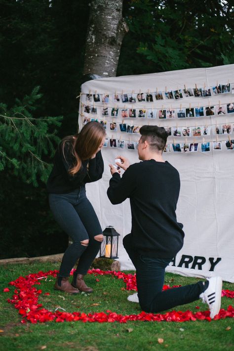 He put so much thought into this perfect proposal! Wedding Proposal Ideas Engagement Creative Marry Me, Deck Proposal Ideas, February Proposal Ideas, Perfect Proposal Ideas, Engagment Ideas Proposals, Personal Proposal Ideas, Backyard Proposal Ideas Simple, Marriage Proposals Ideas, Proposal With Family