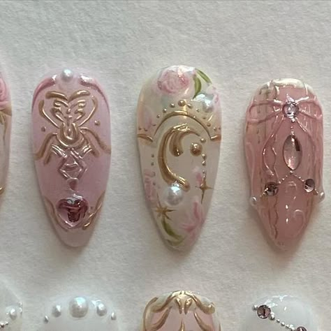 press on nails • nail design art on Instagram: "custom set ; royalty" Ornate Nail Designs, Marie Antoinette Inspired Nails, Sugarplum Nails, Marie Antoinette Nails, Royalty Nails, Rococo Nails, Victorian Nails, Ornate Nails, Bridgerton Nails