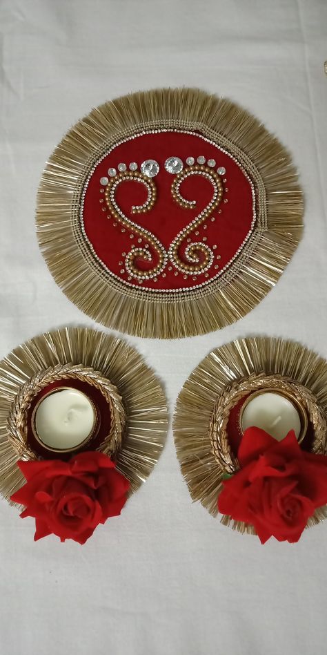 Garba Thali Decoration, Dipawali Decoration, Diy Toran, Diwali Items, Laxmi Maa, Diy Yarn Dolls, Puja Decor, Handmade Decorative Items, Feather Crafts Diy