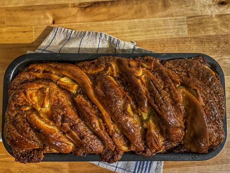 Apple Cinnamon Honey Babka Honey Babka, Challah French Toast, Apple Honey, Babka Recipe, Cinnamon Honey, Chocolate Babka, Ukrainian Recipes, Jerry Seinfeld, Honey Syrup