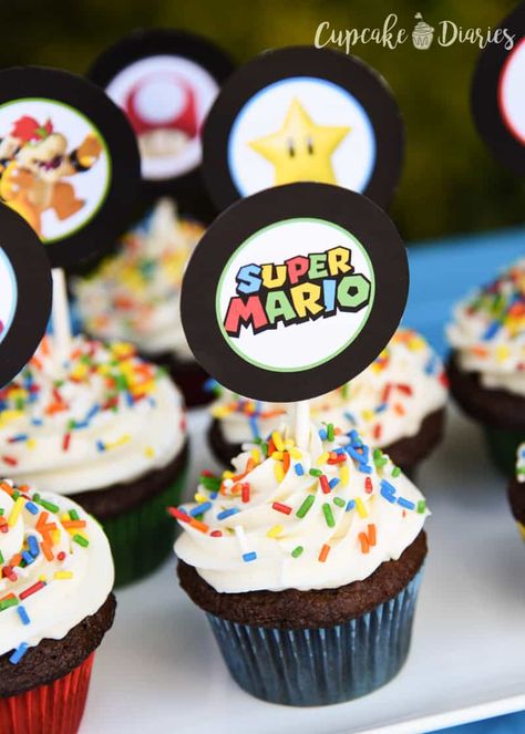 Mario Bros Cupcakes, Super Mario Cupcakes, Cupcake Diaries, Super Mario Cake, Super Mario Bros Birthday Party, Mario E Luigi, Super Mario Bros Party, Mario Cake, Mario Bros Birthday