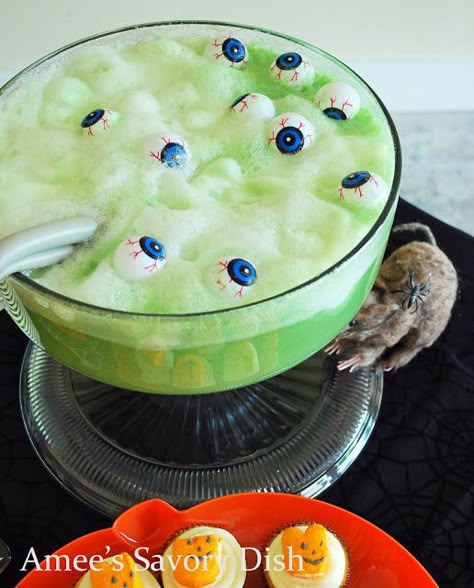 Halloween Eyeball Punch, Eyeball Punch Halloween Party, Halloween Punch With Eyeballs, Sherbert Punch Recipes Halloween, Spooky Juice For Kids, Halloween Punch With Sherbert, Dry Ice Halloween Punch, Halloween Punch With Dry Ice, Sherbert Punch Halloween