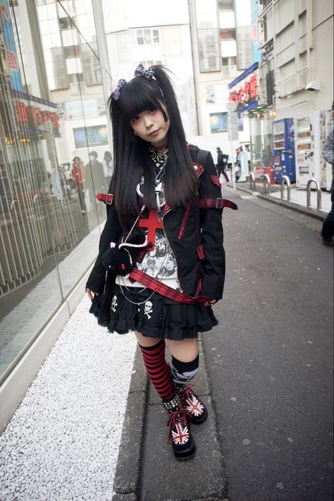 jfashion harajuku japanese fashion outfit inspo inspiration Angura Kei Fashion, Japanese Street Fashion Grunge, Visual Kei Outfit Ideas, Japanese Punk Fashion, Kei Outfits, Japanese Goth, Visual Kei Outfits, Japanese Alternative Fashion, Fashion Inspo Aesthetic