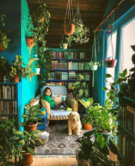 Lots Of Plants, Witchy Boho, Library Aesthetic, Boho Cottage, Deco Retro, Small Homes, Cottage Kitchen, Cozy Place, Home Library