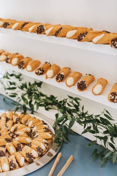 A fun twist on a dessert bar at a New England wedding Italian Dessert Bar, Cannoli Wedding Display, Wedding Cannoli Bar, Cannoli Bar At Wedding, Cannoli Wedding, Cannoli Dessert, Cannoli Desserts, Best Gin And Tonic, Italian Pastries