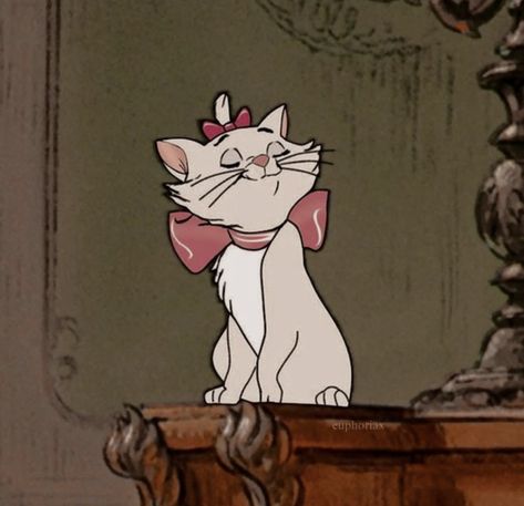 Marie The Aristocats, Old Disney Movies, Marie Cat, Disney Icons, Desain Quilling, Old Disney, Pinturas Disney, Disney Aesthetic, Old Cartoons