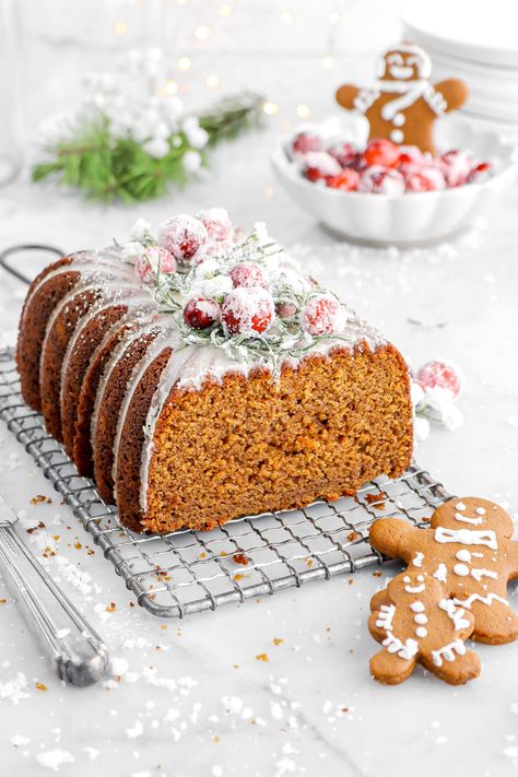 This Old Fashioned Spiced Gingerbread Loaf Cake with Lemon Ginger Icing is everything you could wish for this Christmas! The perfect balance of warm spices inside the most tender and moist cake, generously iced with a tangy lemon ginger icing. It's the dessert to bake this holiday season!! Ginger Loaf Recipe, Old Fashioned Gingerbread Recipe, Moist Gingerbread Cake, Gingerbread Loaf Cake, Ginger Loaf Cake, Gingerbread Loaf Recipe, Moist Gingerbread, Gingerbread Icing, Ginger Loaf