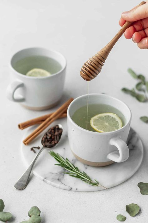 Thieves Tea - a powerful drink to keep you healthy! - Ai Made It For You Thieves Tea, Breakfast Brownies, Healing Tea, Drinks To Make, Savory Tart, Cheesecake Cupcakes, Cheesecake Cookies, Savory Vegan, Essential Oil Diffuser Blends