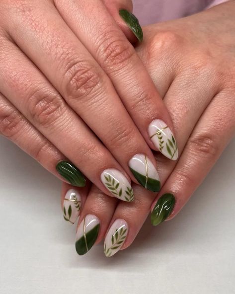 Fall Leaf Nail Designs, Leaf Nail Designs, Hottest Nail Designs, Leaf Nails, Nail Base Coat, Nail Coat, Orange Nail Polish, Thanksgiving Nail Art, Elegant Nail Designs