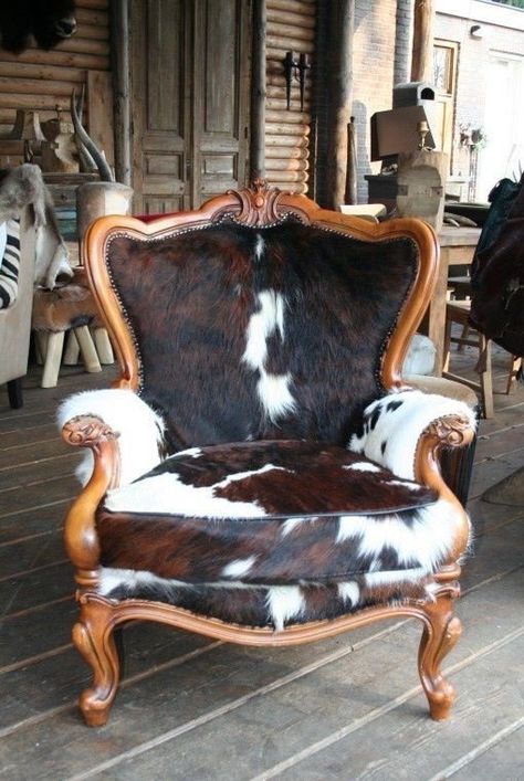 Cowhide fauteuil Cowhide Decor, Cowhide Chair, Cowhide Furniture, Western Furniture, Versace Home, Funky Furniture, Western Home Decor, Cow Hide, Shop Interiors