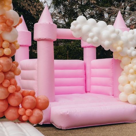 Home to Auckland’s luxury bouncy castle hire. Pink Bouncy Castle, Pink Bounce House, Birthday Setup, Party Rentals Business, Balloons White, Castle Birthday, Castle Party, Bounce House Rentals, Christening Ideas