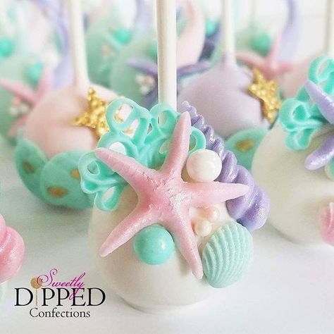 Pastel Starfish & Shells Cake Pops Mermaid Cake Pops, Halloween Torte, Custom Cake Pops, Savory Cakes, Sea Cake, Pop Cake, Mermaid Birthday Party Decorations, Sea Cakes, Mermaid Theme Party