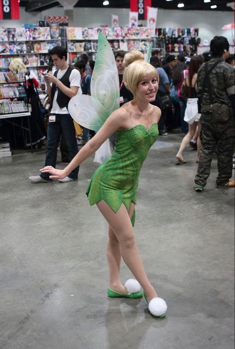 Tinkerbell Cosplay Diy, Tinkerbell Costume Adult, Ide Halloween, Tinkerbell Cosplay, Tinker Bell Cosplay, Tinkerbell Characters, Tinkerbell Pictures, Tinkerbell Dress, Tinkerbell Costume