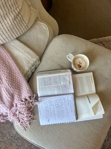 Bible Quiet Time Aesthetic, Christian Lifestyle Aesthetic, Morning Bible Study, Holy Girl, Bible Time, Christian Girl, Lifestyle Aesthetic, Bible Study Notes, Jesus Is Life