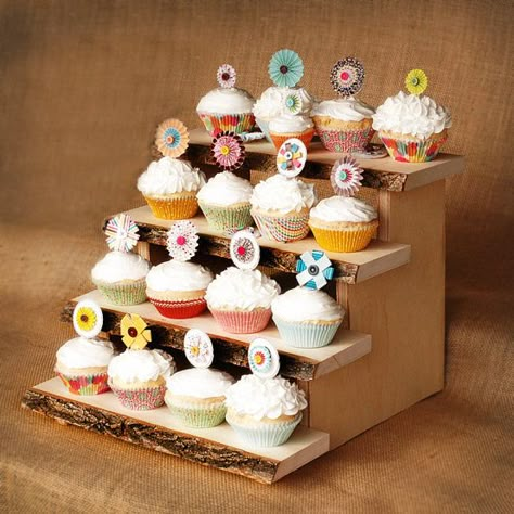 Handmade Wedding Cake Stands (by Roxy Heart Vintage via EmmalineBride.com) #handmade #wedding Cupcakes Icing, Rustic Cake Stand Wood, Rustic Cupcake Stands, Cake Displays, Cupcake Holders, Diy Cupcake, Wood Cake Stand, Cake And Cupcake Stand, Tree Slice