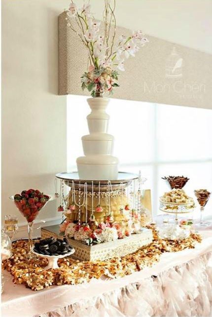 Chocolate Fountain Wedding Ideas, Chocolate Fountain Bar Ideas Wedding, Chocolate Fountain Ideas, Chocolate Fountain Bar Display, Chocolate Fountain, White Chocolate Fountain Bar, White Chocolate Fountain, Chocolate Fountain Dessert Table, Mini Chocolate Fountain