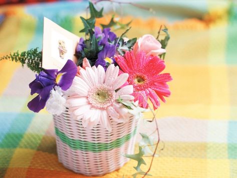 Make all the moms in your church feel spacial with some favors for them to take home on Mother's Day. This is a guide about Mother's Day favors for church. Mother's Day Ideas For Church, Mothers Day Favors For Church, Mothers Day Gift Ideas For Church Ladies, Mothers Day Banquet Ideas Church, Lds Mothers Day Gifts, Church Mothers Day Ideas, Mother’s Day Party Favors, Bulk Mothers Day Gifts For Church, Mother’s Day Decoration Ideas For Church