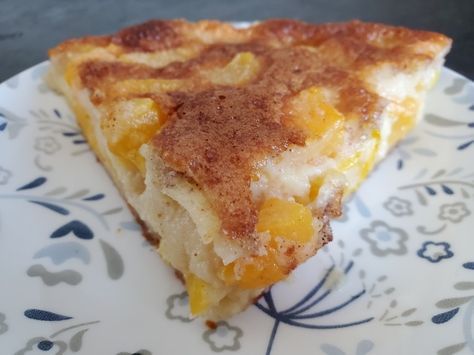 Crustless Peach Pie, Impossible Peach Pie, Impossible Pie Recipes, Bisquick Pie, Impossible Recipes, Easy Pies, Mango Coffee, Impossible Pies, Fruit Pie Recipe