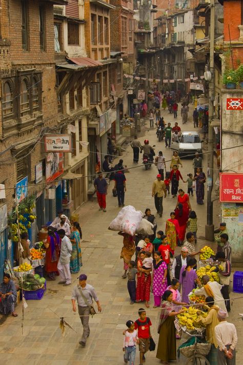 Katmandu - Nepal just cuz i wanna say I've been to cat-man-dooooooooo!! Monte Everest, Travel People, Nepal Kathmandu, Walking Down The Street, Kathmandu Valley, Landlocked Country, Nepal Travel, Street Life, Kathmandu Nepal