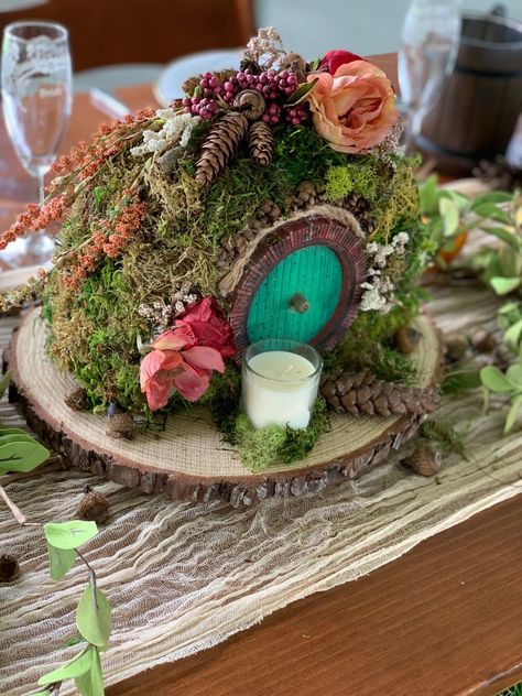 Lord Of The Rings Wedding Table Decorations, Lotr Wedding Centerpieces, Hobbit Table Setting, Hobbit Centerpiece, Lotr Centerpieces, Lotr Flowers, Lord Of The Rings Centerpiece Wedding, Lord Of The Rings Table Decorations, Lotr Table Decorations