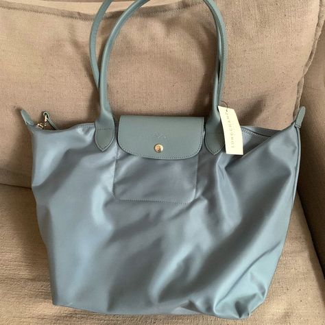 La Pliage Longchamp, Longchamp Le Pliage Green, Longchamp Le Pliage Blue, Longchamp Colors, Blue Longchamp Bag Outfit, Blue Longchamp, Longchamp Bag Colors, Long Champ, Designer Tote Bags