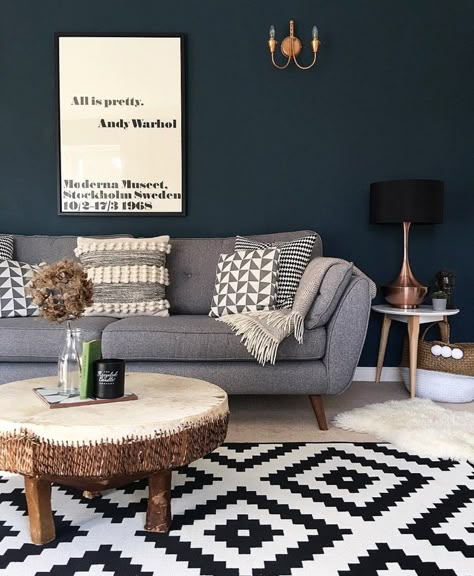 Scandi Rustic, Minimalist Living Room Decor, Dark Blue Walls, Dark Living Rooms, Grey Sofa, First Apartment Decorating, Living Room Decor Ideas, Blue Living Room, Room Decor Ideas