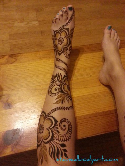 Instagram Henna Designs, Henna Leg Tattoo Designs, Full Leg Henna, Big Henna Designs, Henna Thigh Designs, Henna On Leg, Henna Foot Tattoo, Henna Foot Designs, Full Arm Henna