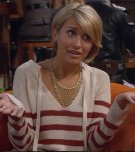 Riley Perrin Striped Sweater. Season 1 Episode 3. I love this sweater cuz it looks somewhat like a jersey!!! Chelsea Kane Hair, Chelsea Kane, Necklace Combo, Unruly Hair, Sweater Necklace, Sweater Season, Favorite Hairstyles, Good Hair Day, Style Sweater