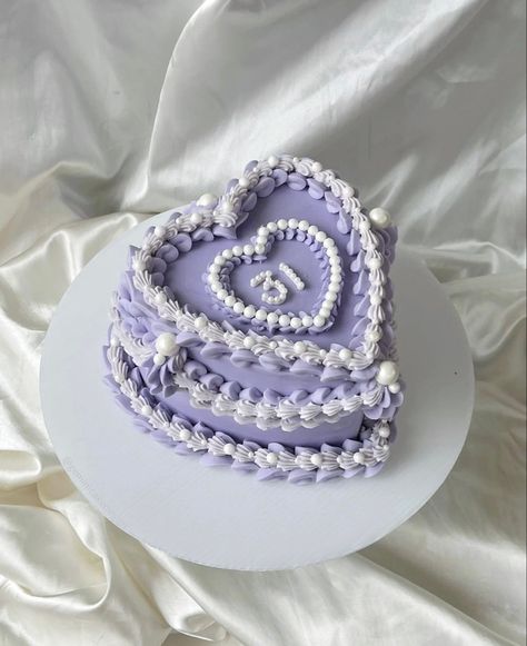 Lilac Heart Cake, Lilac Vintage Cake, 20th Cake, Vintage Birthday Cake, Heart Shaped Birthday Cake, 22nd Birthday Cakes, Bolo Vintage, Quince Nails, Birthday Cake Design