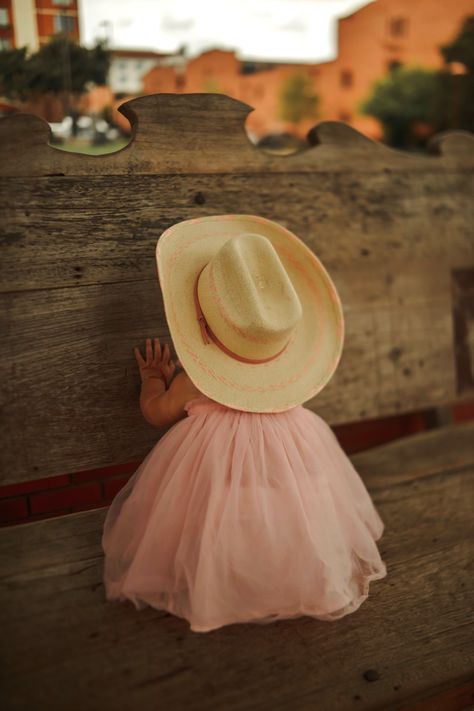 1st rodeo photoshoot #firstrodeo #fortworthstockyards #rodeo Cowgirl 1st Birthday Photoshoot, First Rodeo Photoshoot, Rodeo Photoshoot, First Birthday Photoshoot, Beginners Photography, Rodeo Baby, 1st Rodeo, Rodeo Girls, Cowgirl Baby