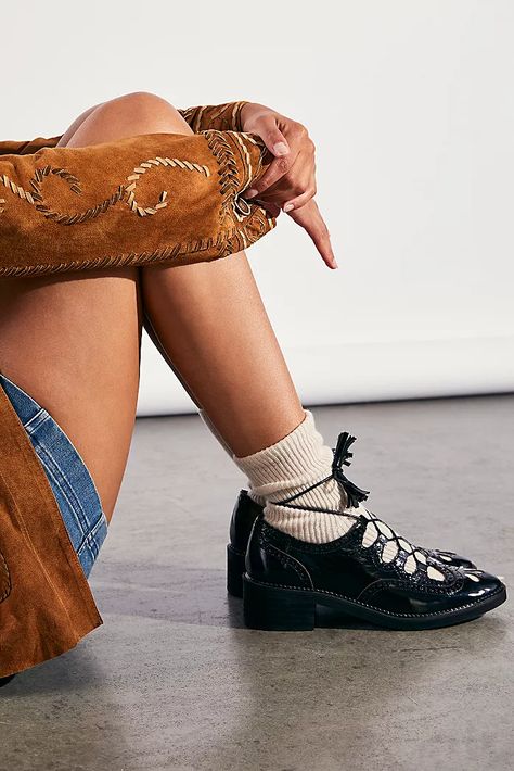 Oxford Shoes Style, Oxford Shoes Outfit, Shoes Boots Heels, Heels Sneakers, Scallop Edge, Boots Heels, Free People Shoes, Women Oxford Shoes, Best Sneakers