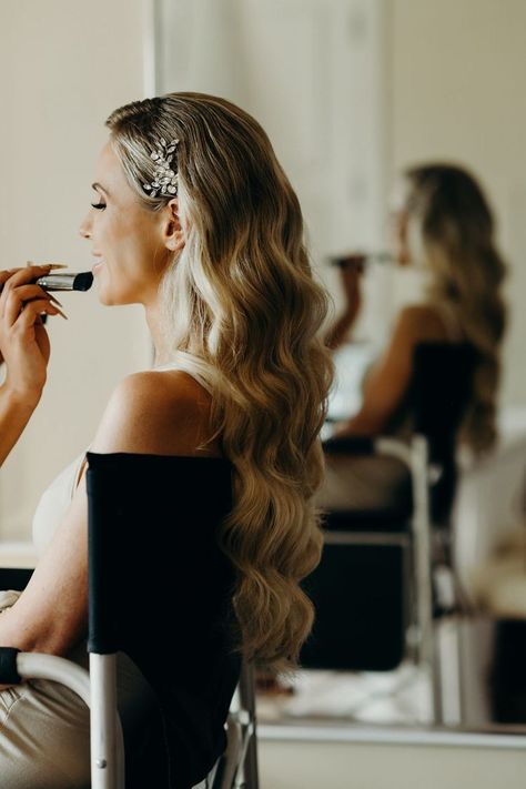 Wedding Hair Down With Side Clip, Wedding Hair Side Part With Clip, Bride Hair Accessories Down Hairstyles, Wedding Hairstyles Long Blonde Hair, Waved Hair Wedding, Hair Ideas Bride, Bride With Hair Down And Veil, Wedding Hair Down With Clip On Side, Wedding Hair Down Pinned To Side